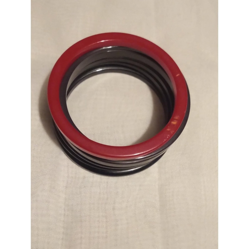 Black and Red plastic bangle bracelets ((6) Pk